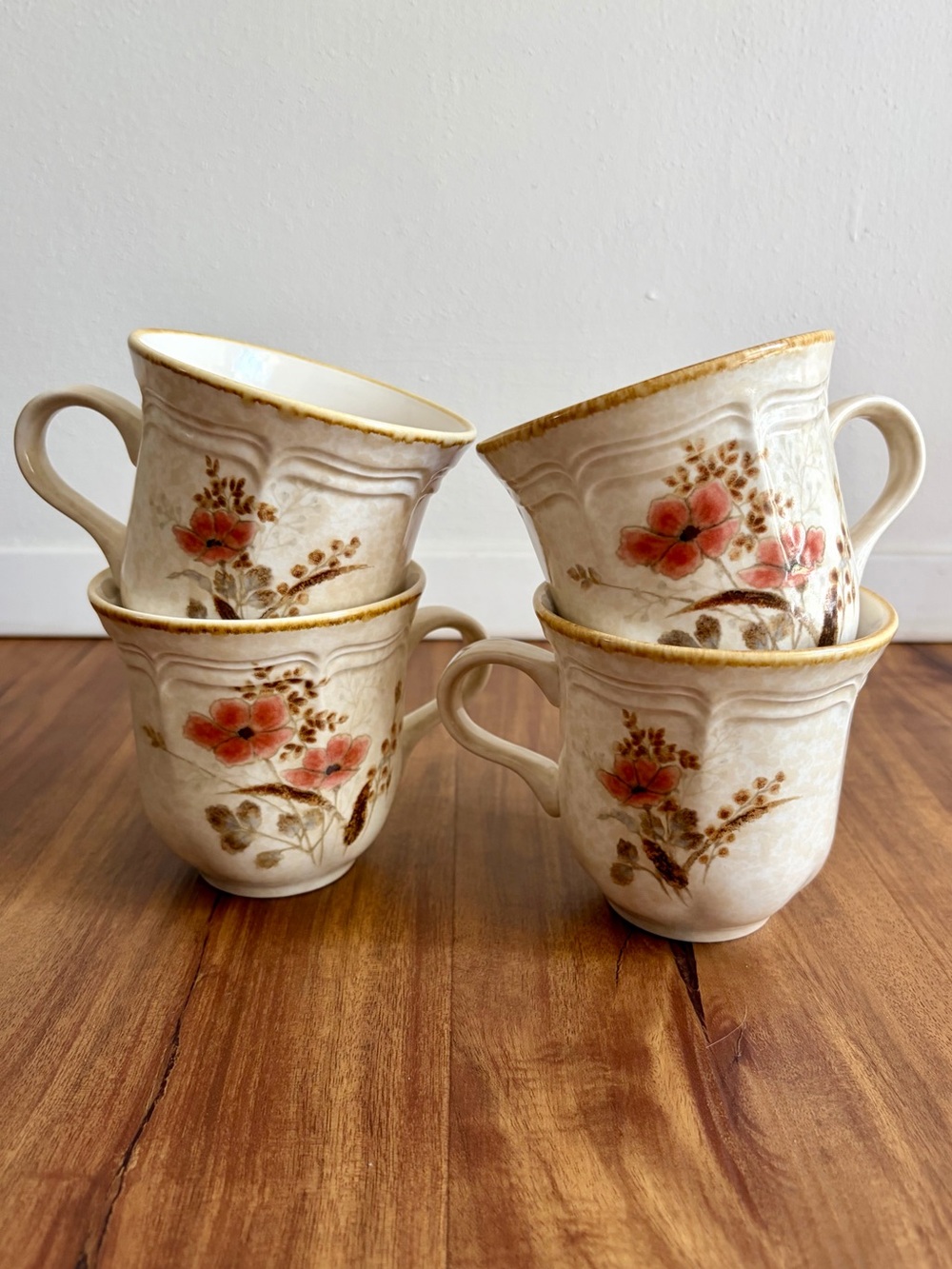 VTG Mikasa Floral Mug Set